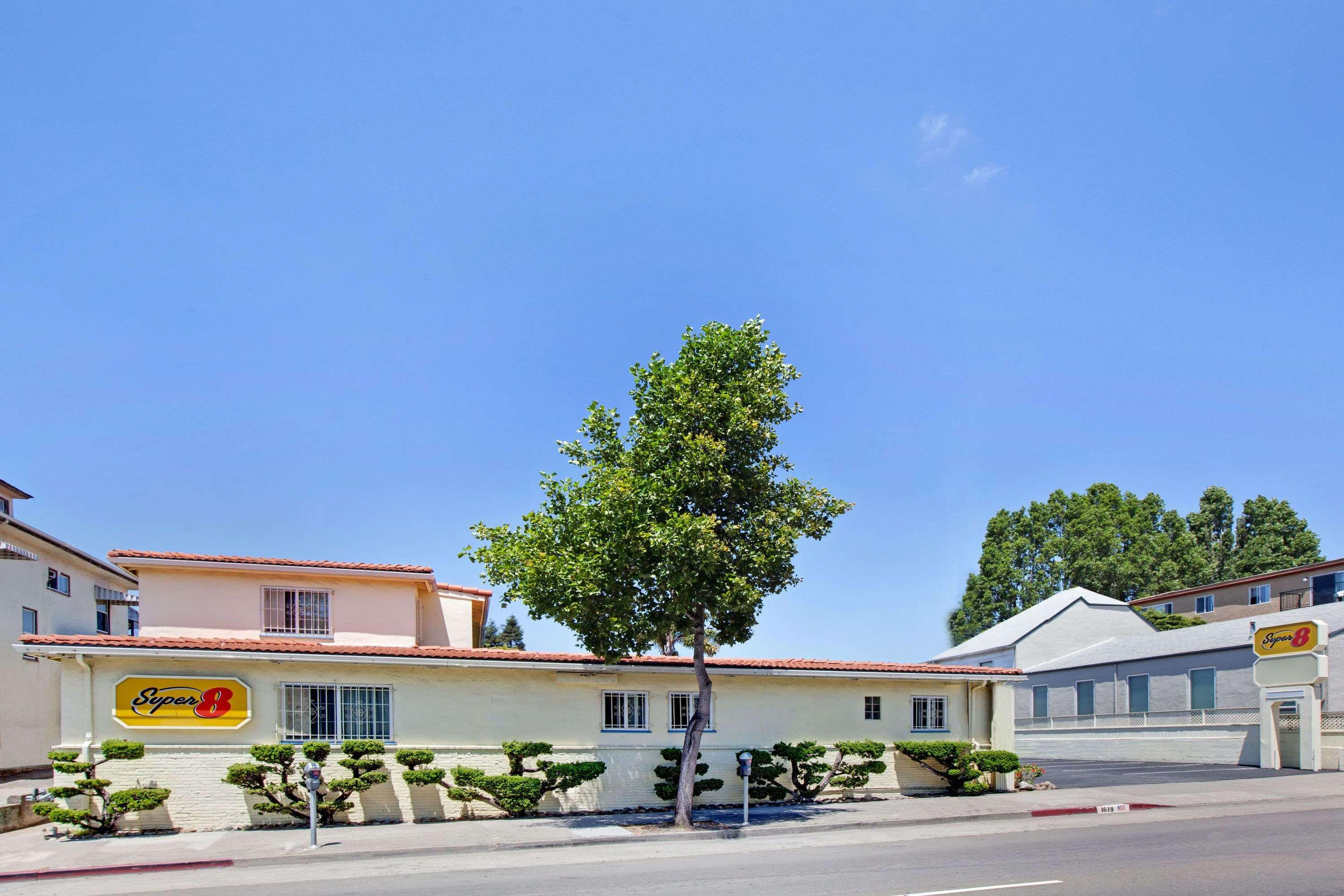 Super 8 By Wyndham Berkeley Motel Exterior foto